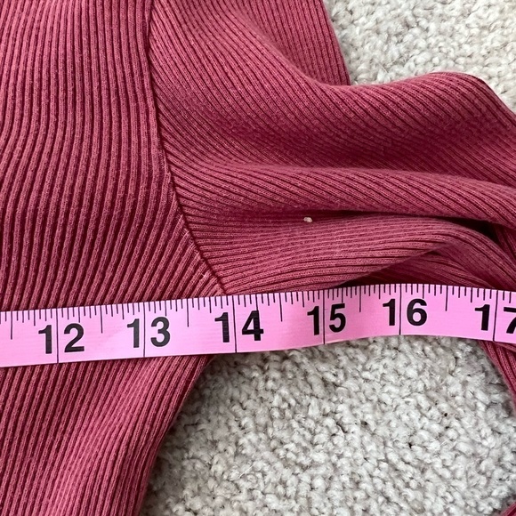 Gap Women’s Pink Ribbed Long Sleeve Top Size Medium - Picture 5 of 7